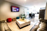 The Horseshoe Villa 6br 2 Bath near the falls - Bed and Breakfast Niagara Falls