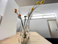 "R&P apartment", short term stay, elegant design, Bisceglie metro station, easy for San Siro and Fiera Milano, free parking - B&B