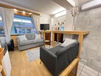 "R&P apartment", short term stay, elegant design, Bisceglie metro station, easy for San Siro and Fiera Milano, free parking - Chambres d’hôtes Milan