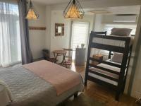 Quadruple Room with Private Bathroom
