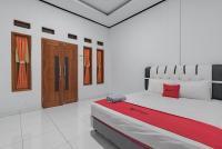 B&B Cilowa - RedDoorz @ Geopark Ciletuh Sukabumi - Bed and Breakfast Cilowa