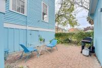 Galveston Getaway with Patio Near Porretto Beach! - B&B