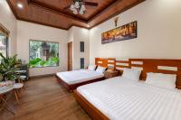 Bungalow with Garden View