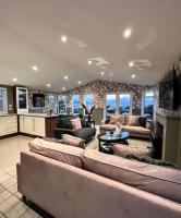 Luxury Lodge With Hot Tub In Royal Deeside - B&B
