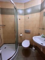 Camera Familiare con Vista Giardino