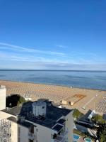Condominio Bianco e Nero 91 - Chambres d’hôtes Lignano Sabbiadoro