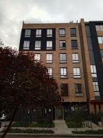 Soul Santa Bárbara, Top location, Caminando al Centro Comercial Unicentro, Suite de 20mts2, Cómoda cama Queen Size, Netflix y Wifi de fibra óptica con Coworking y Gym en el edificio - B&B