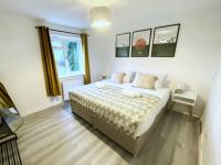 B&B Farnborough - Home in Farnborough with Free Parking, Wifi & Netflix - Bed and Breakfast Farnborough