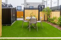 New Brighton Beach Explore - King Bed and sofa bed - B&B Christchurch