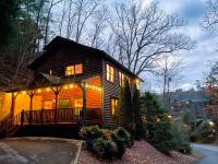 Spacious Resort Log Cabin, Easy Drive, Hot Tub, Arcade Gameroom, Mountain Vibe - B&B