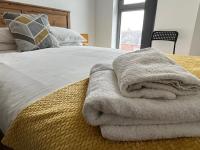 B&B Darlington - Central Darlington Apartment With Parking - Bed and Breakfast Darlington