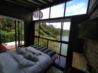 Cabaña con jacuzzi y acceso al embalse - Portum II - B&B