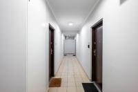 Metro Młynów Homely Apartment by BookingHost - Chambres d'hôtes Varsovie