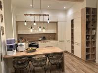 Home Away From Home Apartment- City center - longer term rates available - Ferienwohnung Pula