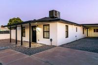 Phoenix Retreat - 2 Bedroom Home with King-Size Bed - 3 Smart TVs - 10 min from Airp - Unit A - B&B