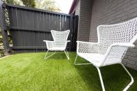 Peaceful Studio Close to shops, motorway, national forest & koalas! - Bed and Breakfast Tanah Merah