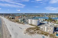Newly Renovated Condo on Maderia Beach - Chambres d’hôtes