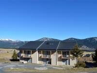 Appartement rénové de 2 pièces au calme, proche des commerces et navette gratuite, parking inclus - FR-1-593-105 - B&B