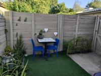 Stonehenge Cottage - B&B Oudtshoorn