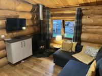 Mountain Edge Resort Lodge 3 with Hot Tub - Chambres d'hôtes Church Stretton