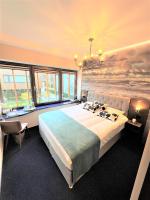 King Room with Garden View