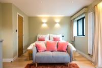 South Downs Studio - bijou hikers hideaway - B&B