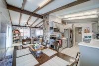 Pet-Friendly Sedona Home Hot Tub, Walk to Trails! - Chambres d’hôtes Sedona