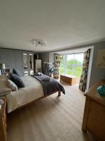 B&B New Quay - Morva, detached house in New Quay, sea views, private parking, family friendly - Bed and Breakfast New Quay