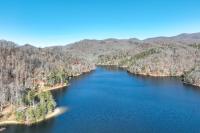 Hike and Boat Cozy Bear Lake Cottage! - Bed and Breakfast Tuckasegee