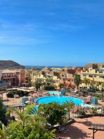 Sunset Apartment & Heated Pool - Bed and Breakfast