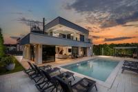 Villa Zorina heated pool 45 m2, Jacuzzi & sauna - Chambres d’hôtes