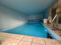 Villa avec piscine intérieure - B&B Holtzheim