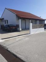 Vila. Dionysos - Ferienwohnung Karyófyto