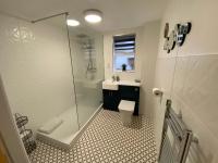 Superb City Centre Apartment in Riverside Complex - B&B York