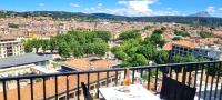 Aix Rooftop Appartement Luxe T2 - hypercentre Rotonde - Terrasse - Vue - Parking - Bed and Breakfast