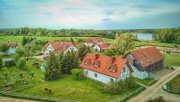 One-Bedroom Apartment with Lake View