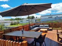 Modern bach ideal for rest and relaxation - B&B Kinloch