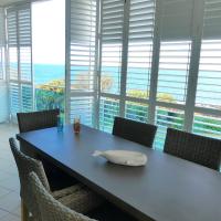 B&B Bargara - Deluxe Front Ocean Views modern self-contained apartment - Bed and Breakfast Bargara