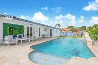 La Femme Luxe Oasis -5 Bedrooms, Htd Pool, Mini Golf, Jacuzzi, Game Room, BBQ,Pickleball - B&B Miami