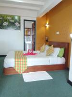 B&B Nuwara Eliya - Red wood Inn - Bed and Breakfast Nuwara Eliya