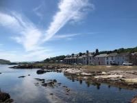 Millport Beach Apartment, Crichton St, sea views - B&B