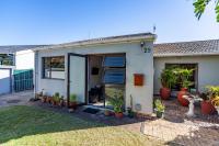 Modern Cozy Apartment Near Beach- 1 Bedroom - B&B