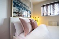 B&B Stratford-upon-Avon - 4 Bed Townhouse 2 mins from everything & 1 parking space! - Bed and Breakfast Stratford-upon-Avon
