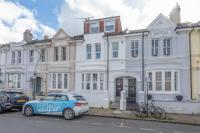 Central Hove Quiet Top Floor Flat with Terrace - B&B