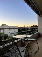 Lumineux et calme avec terrasse - parking gratuit - B&B