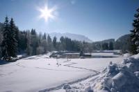 Sachrang: Ferien-Wohnung am See mit Bergblick - Chambres d’hôtes Sachrang