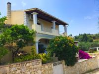 Villa Petrino - central flat location within Kassiopi. Sleeps 8 - Chambres d’hôtes Kassiopi