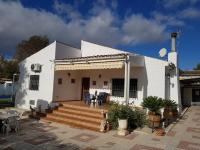 Chalet independiente en zona residencial rural con piscina privada - Bed and Breakfast Jaén