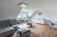 B&B Magdeburg - Ferienwohnung "Kapellmeister" mit Klimaanlage in allen 4 Schlafbereichen, großes Wohnzimmer mit Smart TV und Big Sofa - Bed and Breakfast Magdeburg