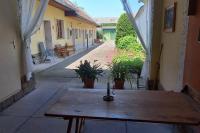 B&B Seefeld Kadolz - Bauernhaus mit großem Innenhof und Garten - Bed and Breakfast Seefeld Kadolz